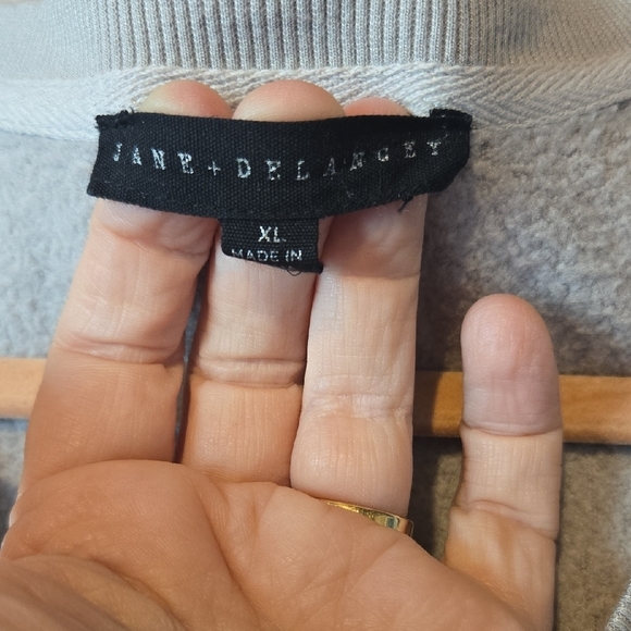 Jane and Delancey Gray Zebra Print Sweatshirt Size XL - Picture 6 of 9